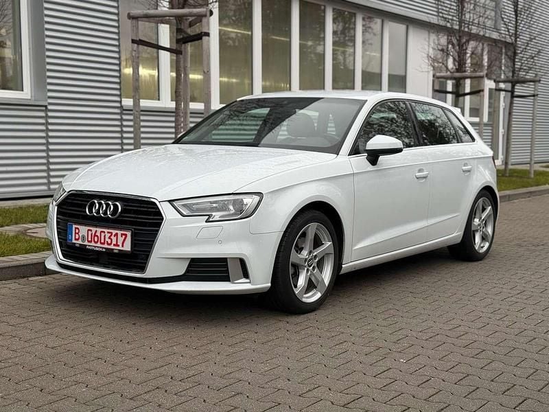 Gebraucht Audi A3 Sport 150 PS (110 kW) 2017 Gletscherweiß metallic Kleinwagen