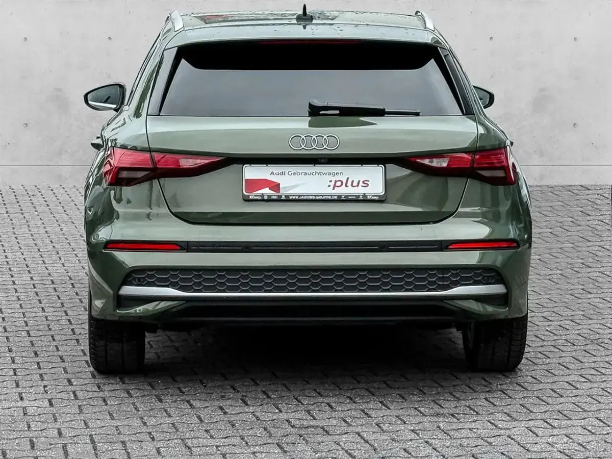 Używany Audi A3 Performance 204 KM (150 kW) 2025 Zielony Sedan/Limuzyna