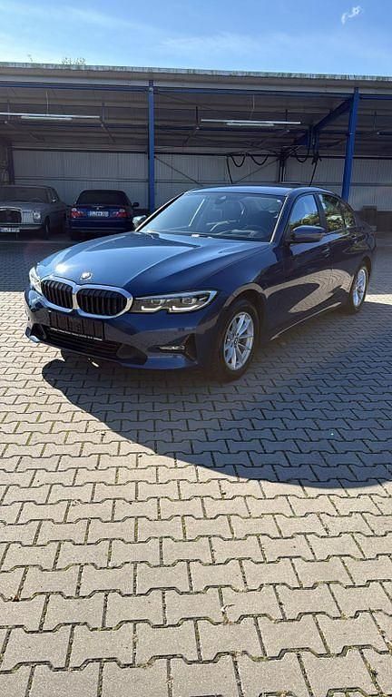 Gebraucht BMW 318 Advantage 150 PS (110 kW) 2021 Blau Limousine