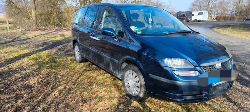 Blau Gebraucht 2006 Fiat Ulysse Van / Kleinbus | 1.900 € - Bild 1/4
