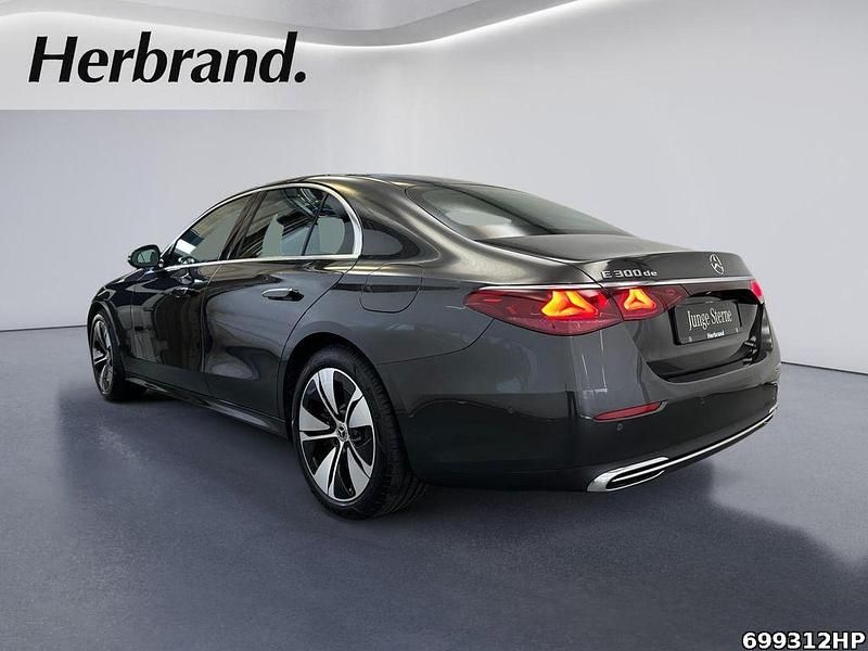 Gebraucht Mercedes E300 Advanced 313 PS (230 kW) 2025 Metalliclack graphitgrau metal Limousine
