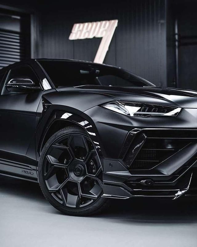 Second-hand Lamborghini Urus 666 CP (489 kW) 2025 Negru SUV