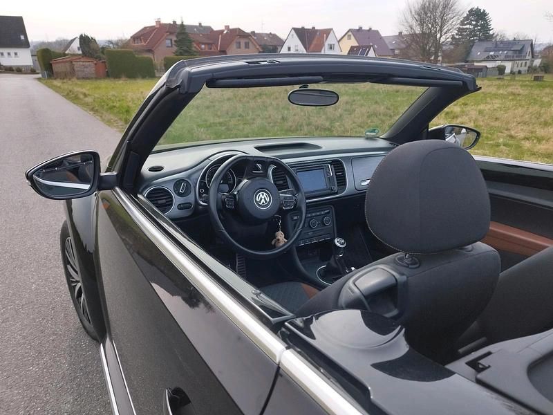 Gebraucht VW Beetle Allstar 105 PS (77 kW) 2016 Schwarz Kleinwagen