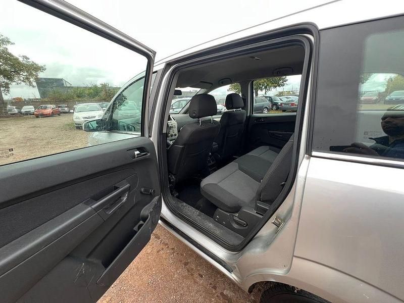 Gebraucht Opel Zafira Edition 116 PS (85 kW) 2008 Silber Van / Kleinbus