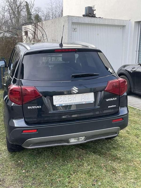 Gebraucht 2019 Suzuki Vitara Comfort SUV | 14.500 € (Guter Preis) - Bild 1/4
