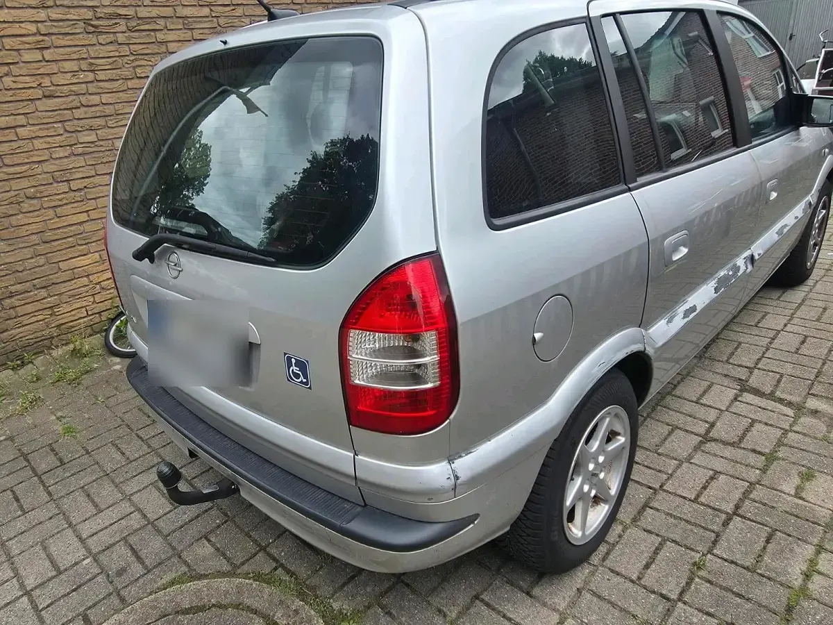 Gebraucht Opel Zafira 150 PS (110 kW) 2004 Silber Van / Kleinbus