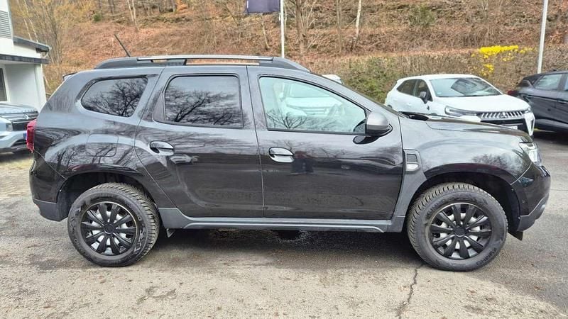 Gebraucht Dacia Duster 131 PS (96 kW) 2024 Schwarz SUV