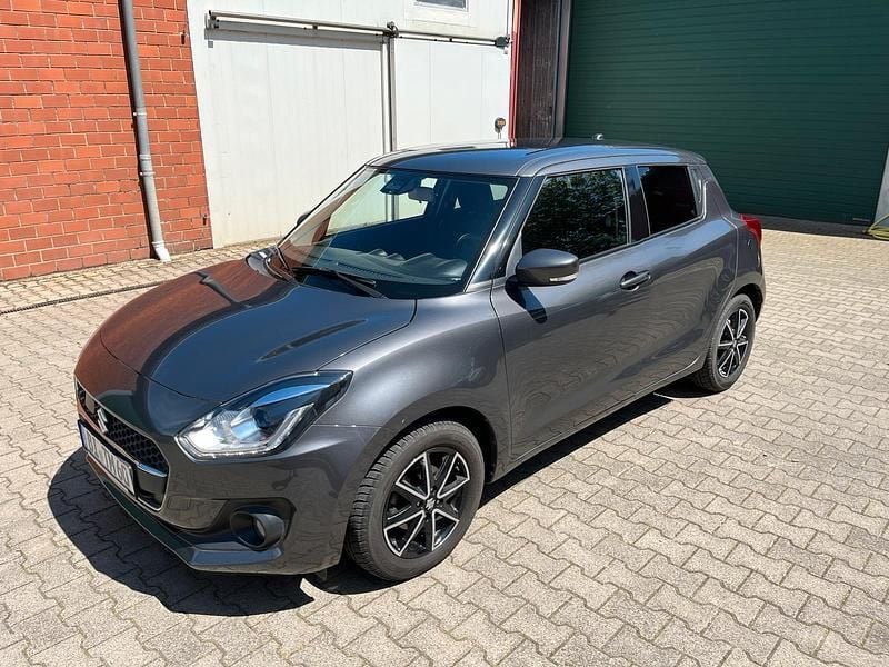 Grau Gebraucht 2019 Suzuki Swift Comfort+ Kleinwagen | 13.000 € (Guter Preis) - Bild 1/4