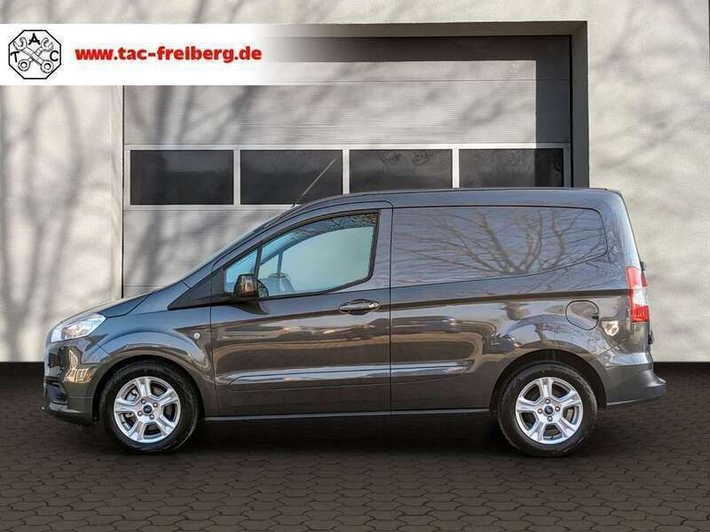 Gebraucht Ford Transit Limited 101 PS (74 kW) 2023 Magneticgrau (metallic) Van / Kleinbus