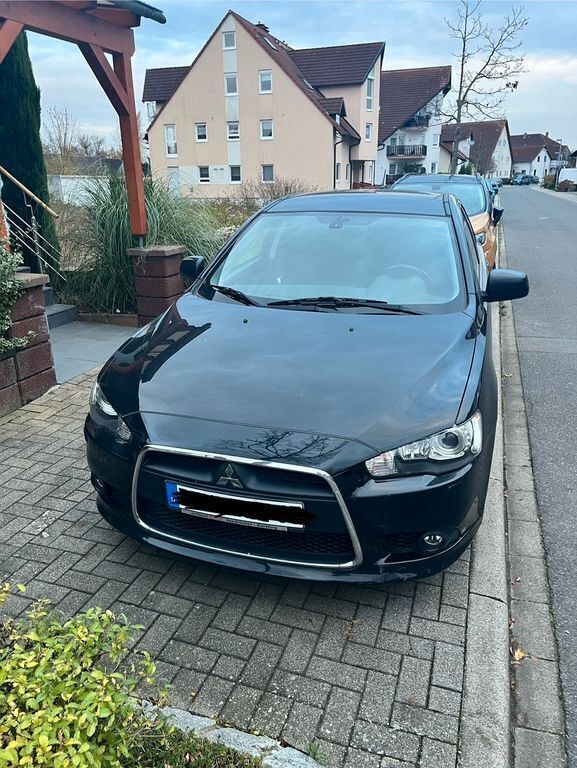 Schwarz Gebraucht 2011 Mitsubishi Lancer Top Limousine | 7.300 € (Etwas zu teuer) - Bild 1/4