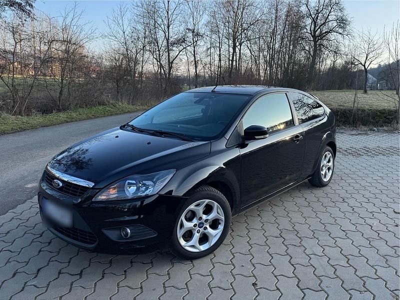 Gebraucht Ford Focus 100 PS (73 kW) 2010 Schwarz Coupé