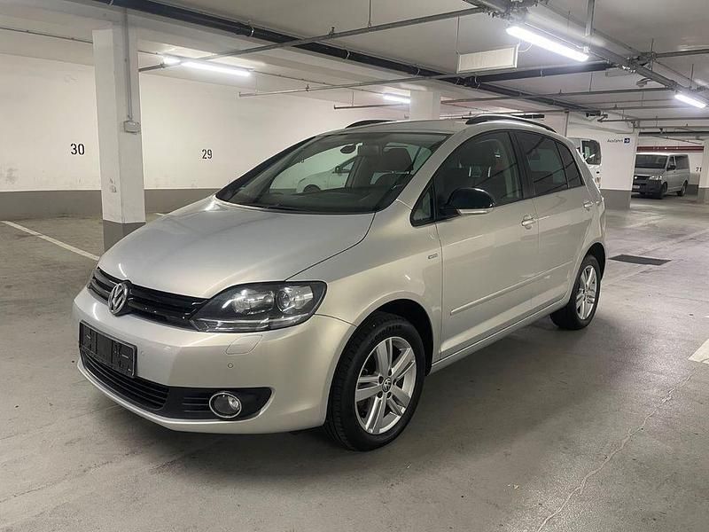 Gold Gebraucht 2012 VW Golf VII Match Kombi | 9.800 € (Guter Preis) - Bild 1/4
