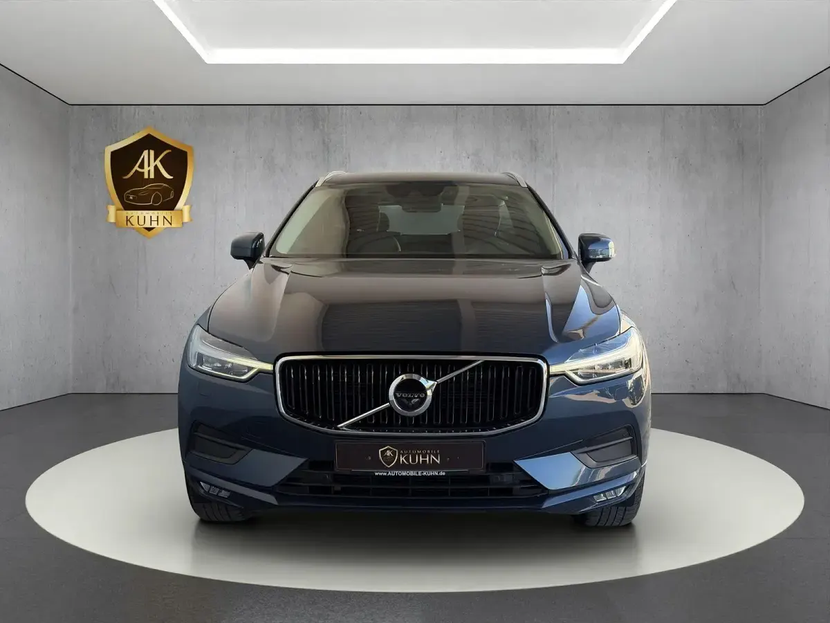 Gebraucht Volvo XC60 Momentum 197 PS (144 kW) 2020 Blau SUV
