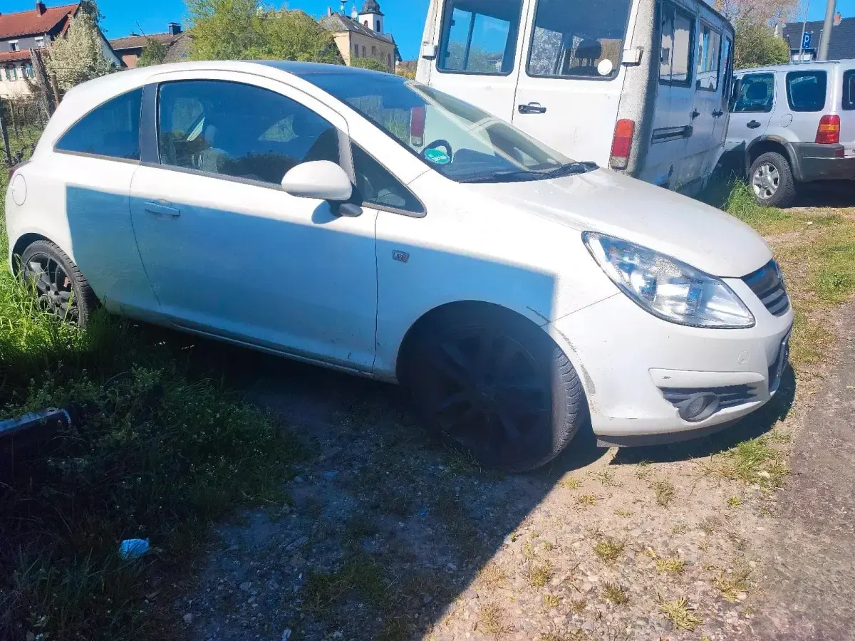 Gebraucht Opel Corsa 100 PS (73 kW) 2010 Weiß Kleinwagen