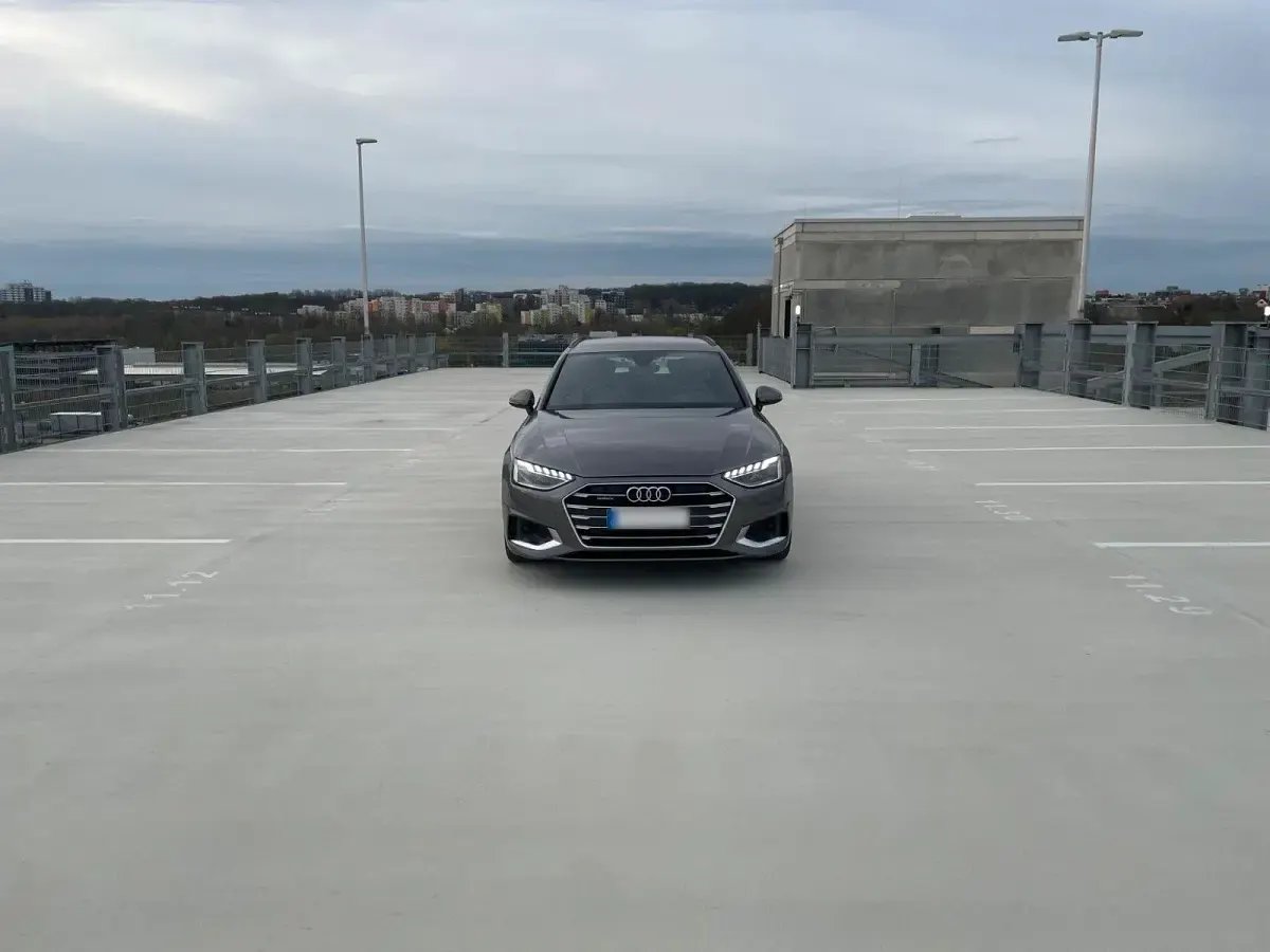Gebraucht Audi A4 Advanced 190 PS (139 kW) 2020 Grau Kombi