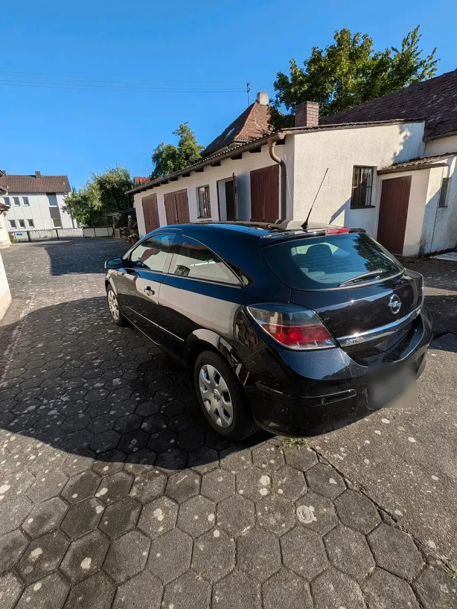 Gebraucht Opel Astra GTC 105 PS (77 kW) 2007 Schwarz Coupé