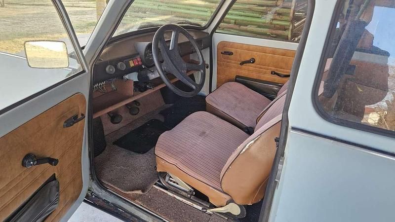 Gebraucht Trabant 601 26 PS (19 kW) 1990 Hellblau Kleinwagen