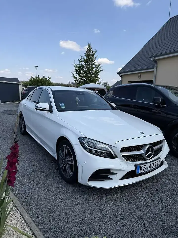 Gebraucht Mercedes C180 AMG line 156 PS (114 kW) 2019 Weiß Kombi
