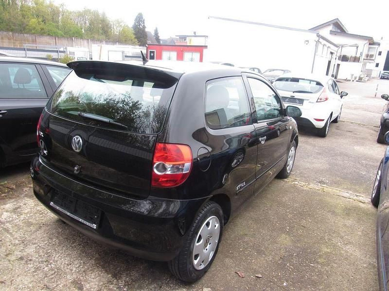 Gebraucht VW Fox Style 60 PS (44 kW) 2011 Ebenholzschwarz Kleinwagen