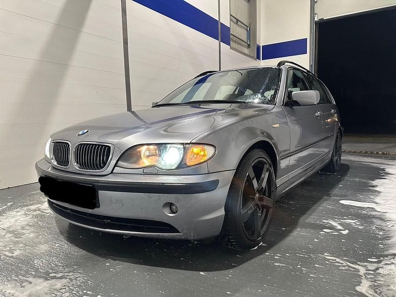 Silber Gebraucht 2004 BMW 330 Kombi | 2.650 € (Superpreis) - Bild 1/4