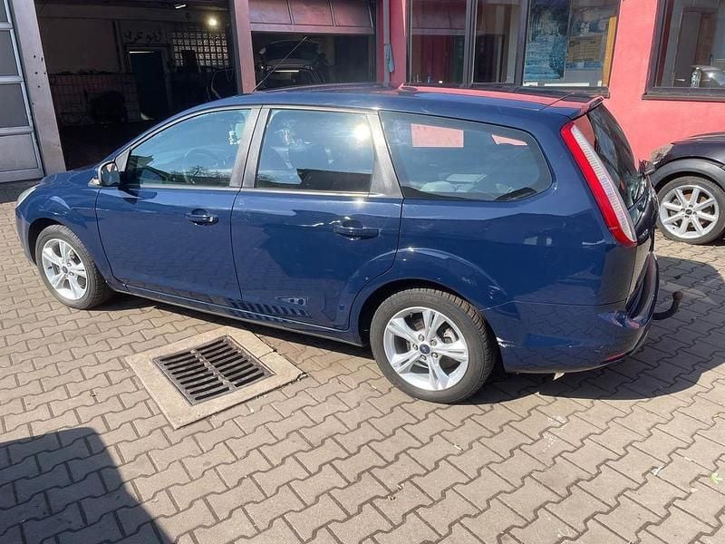 Gebraucht Ford Focus Style 101 PS (74 kW) 2009 Blau Limousine