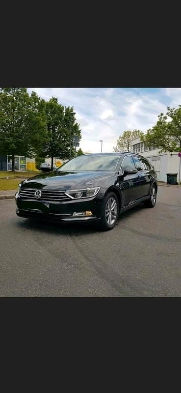 Schwarz Gebraucht 2015 VW Passat Kombi | 11.800 € (Fairer Preis) - Bild 1/4