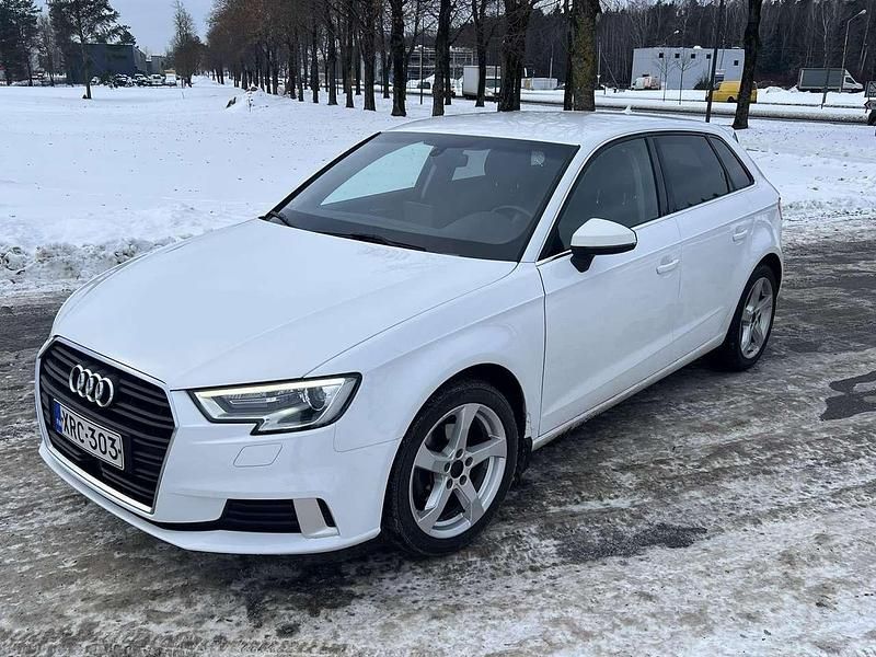 Gebraucht Audi A3 Sportback Design 110 PS (80 kW) 2018 Weiß Kleinwagen