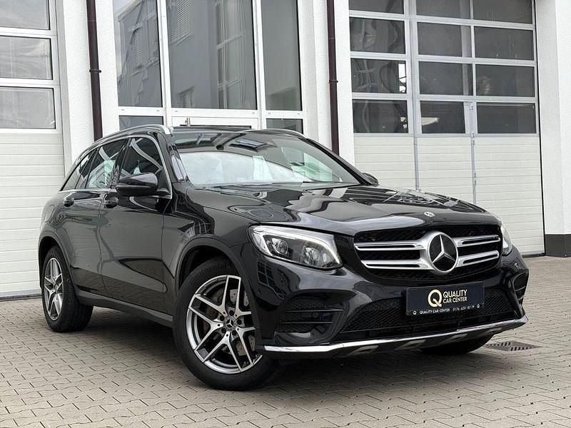 Obsidianschwarz metalliclack Gebraucht 2018 Mercedes GLC350 AMG SUV | 31.950 € (Fairer Preis) - Bild 1/4