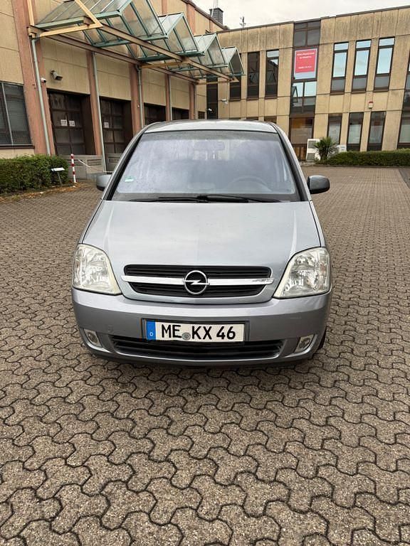 Grau Gebraucht 2003 Opel Meriva Van / Kleinbus | 999 € (Guter Preis) - Bild 1/4