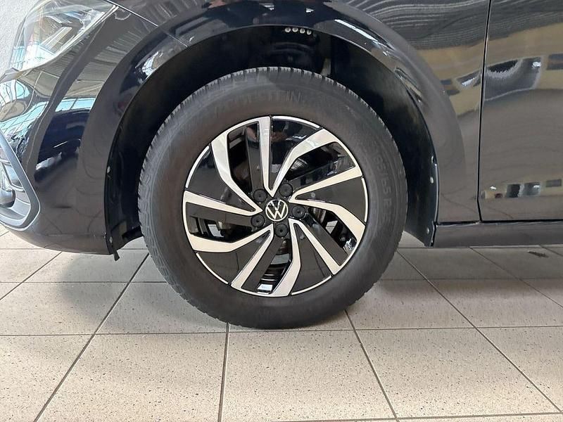 Gebraucht VW Polo Life 95 PS (69 kW) 2022 Schwarz Kleinwagen