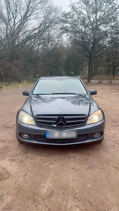 Silber Gebraucht 2009 Mercedes C320 Limousine | 6.450 € (Fairer Preis) - Bild 1/4