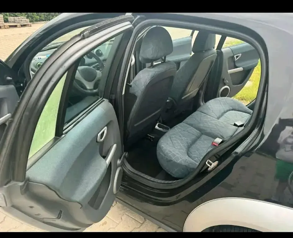 Usata Smart ForFour 95 CV (69 kW) 2006 Argento Utilitaria