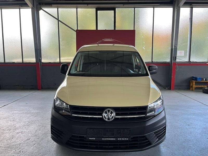 Gelb Gebraucht 2018 VW Caddy R Van / Kleinbus | 7.990 € (Superpreis) - Bild 1/4