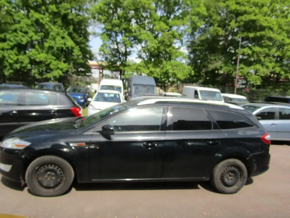 Gebraucht Ford Mondeo Trend 125 PS (91 kW) 2009 Schwarz Kombi