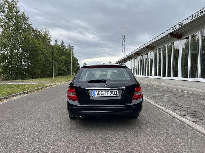 Gebraucht Mercedes C220 170 PS (125 kW) 2013 Schwarz Kombi