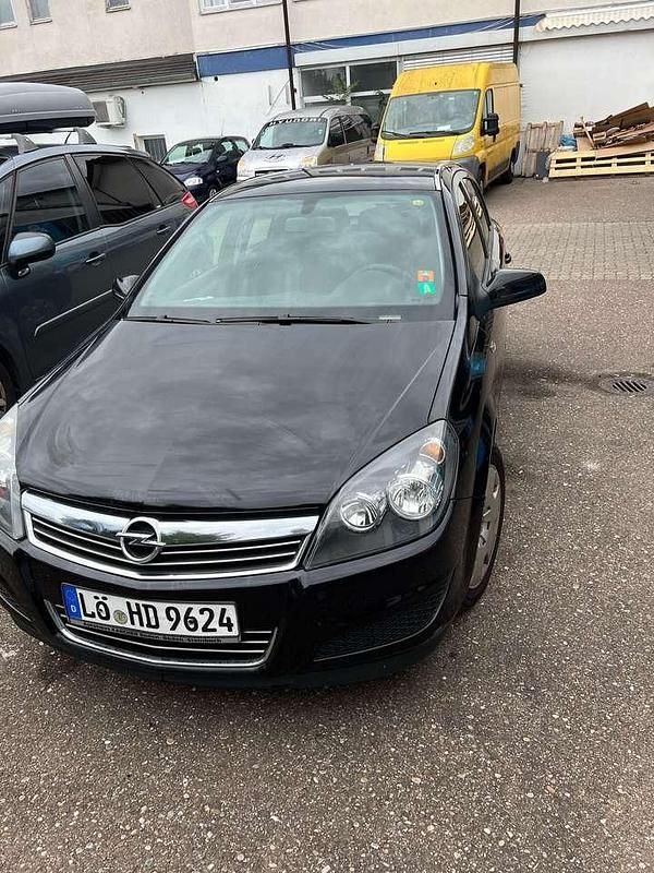Schwarz Gebraucht 2005 Opel Astra Enjoy Limousine | 1.000 € (Fairer Preis) - Bild 1/4