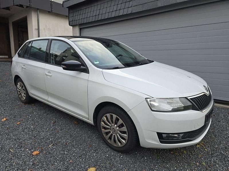 Weiß Gebraucht 2018 Skoda Rapid Clever Limousine | 12.400 € (Fairer Preis) - Bild 1/4