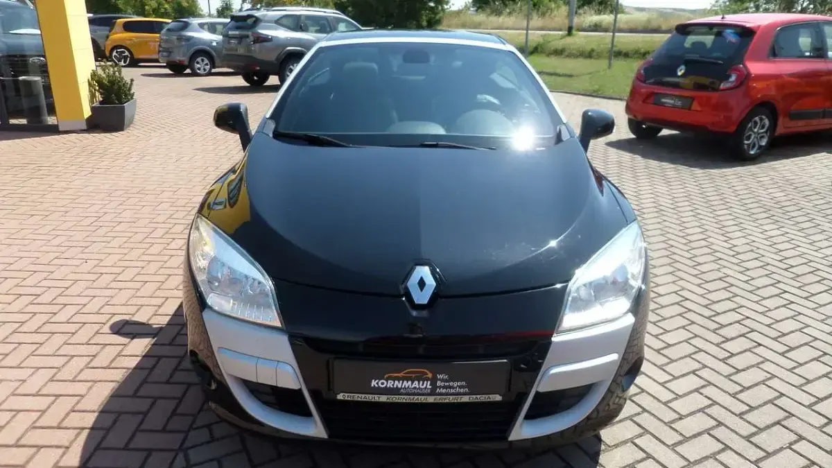 Gebraucht Renault Mégane Coupé Dynamique 110 PS (80 kW) 2013 Sternenschwarz Coupé