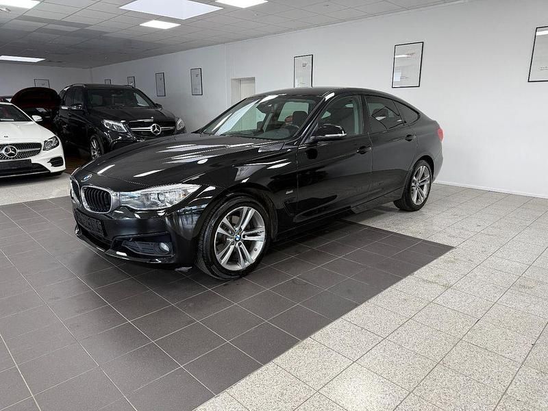 Schwarz Gebraucht 2015 BMW 320 Sport Line Limousine | 13.999 € (Fairer Preis) - Bild 1/4