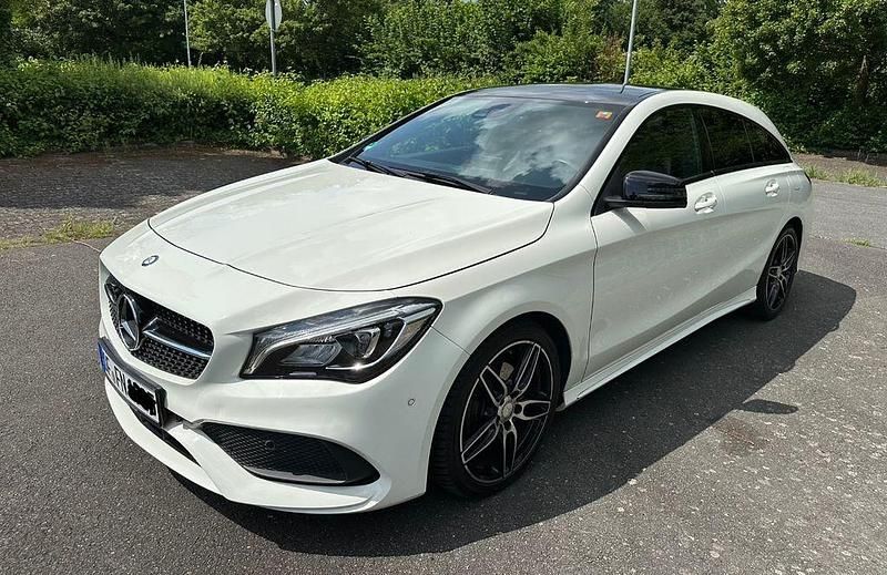 Weiß Gebraucht 2016 Mercedes CLA180 Shooting Brake AMG line Kombi | 15.800 € (Fairer Preis) - Bild 1/4