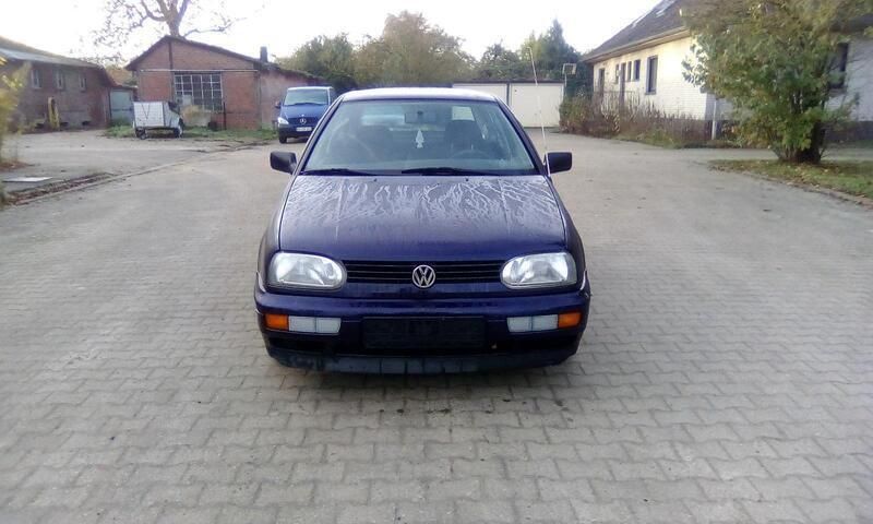 Blau Gebraucht 1996 VW Golf III Kleinwagen | 950 € - Bild 1/4