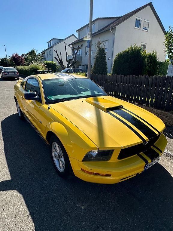 Gelb Gebraucht 2005 Ford Mustang GT Coupé | 6.900 € - Bild 1/4