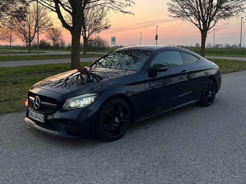 Gebraucht Mercedes C300 AMG line 245 PS (180 kW) 2018 Blau Coupé