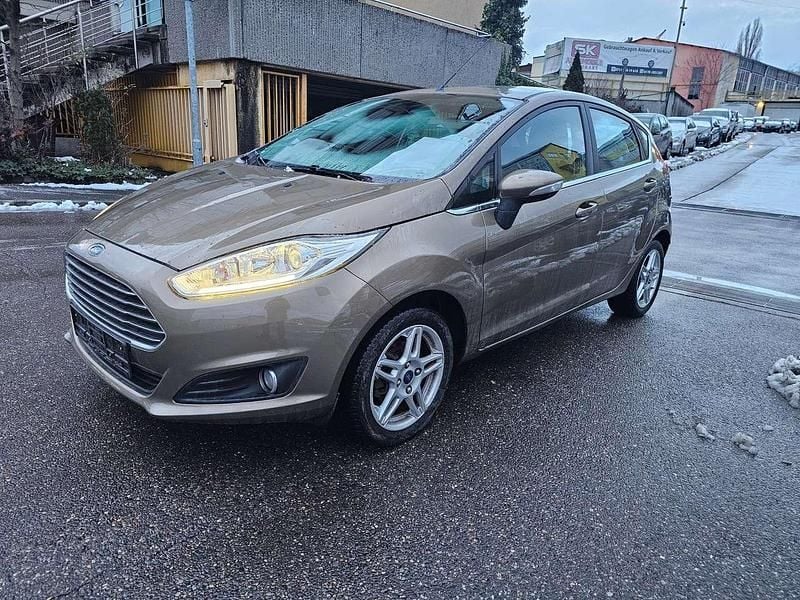 Castanobraun metallic Gebraucht 2014 Ford Fiesta Titanium Kleinwagen | 5.000 € (Superpreis) - Bild 1/4