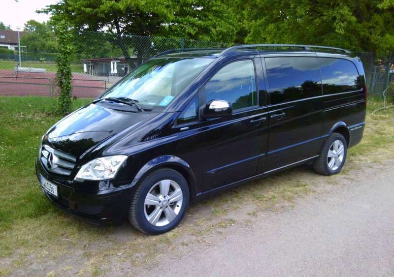 Schwarz Gebraucht 2012 Mercedes Viano Van / Kleinbus | 18.500 € (Fairer Preis) - Bild 1/4