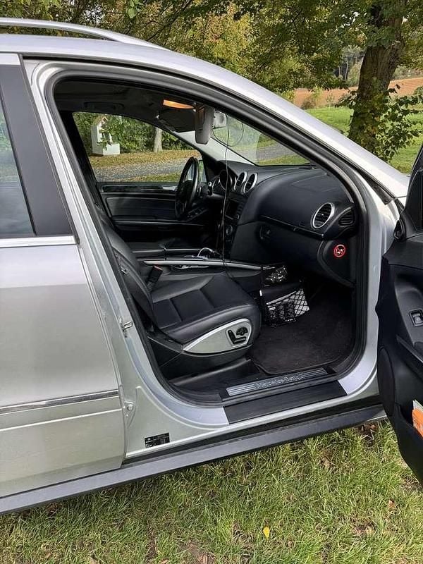 Gebraucht Mercedes ML300 204 PS (150 kW) 2011 Grau SUV