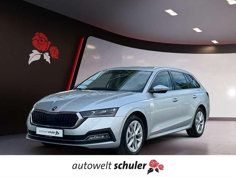 Brilliantsilber metallic Gebraucht 2021 Skoda Octavia First Edition Kombi | 25.749 € (Fairer Preis) - Bild 1/3