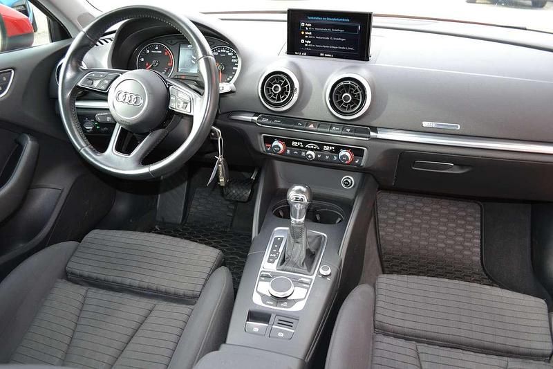 Gebraucht Audi A3 116 PS (85 kW) 2017 Tango rot metallic Limousine