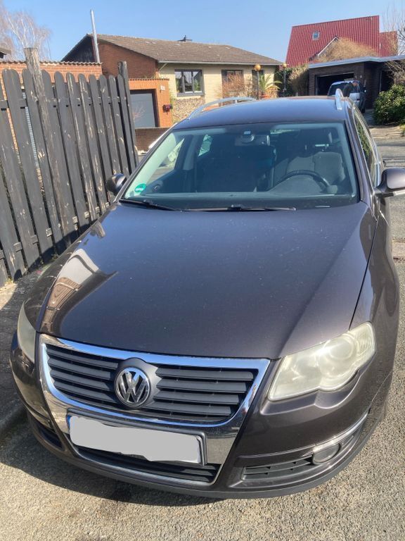 Grau Gebraucht 2009 VW Passat Highline Limousine | 2.500 € (Superpreis) - Bild 1/4