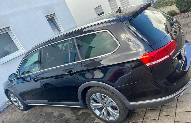 Schwarz Gebraucht 2018 VW Passat Alltrack Kombi | 22.000 € (Superpreis) - Bild 1/4